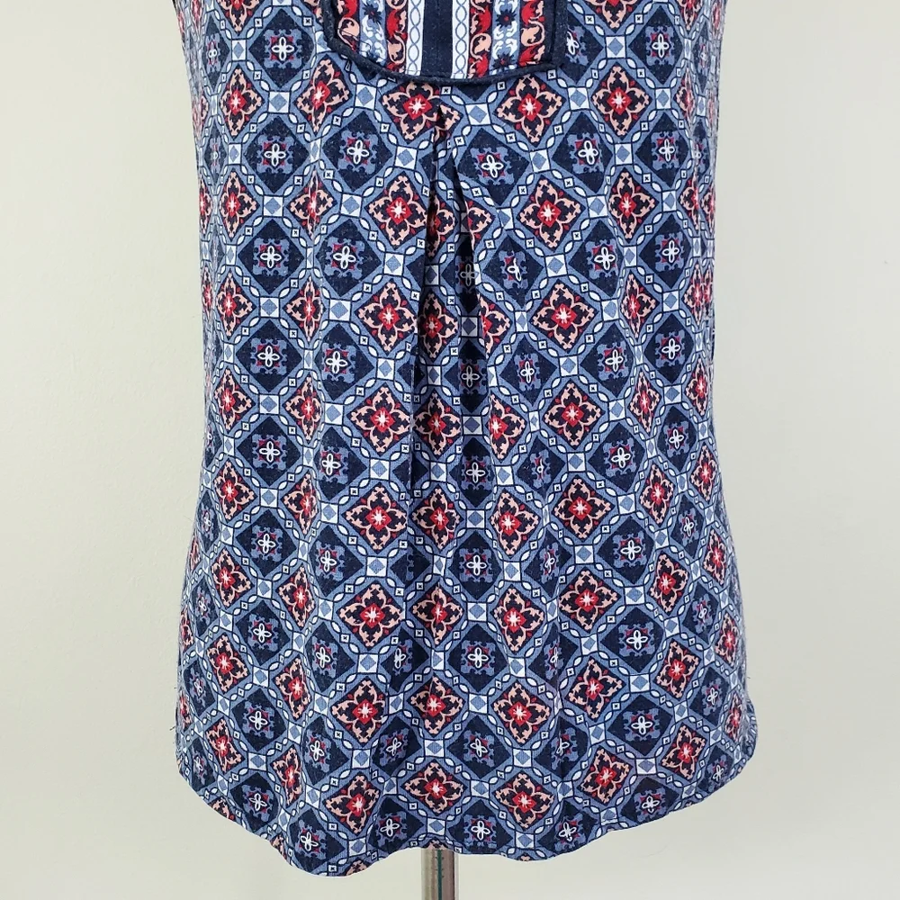 Max Studio Split Neck / Keyhole Top - Picture 4 of 12